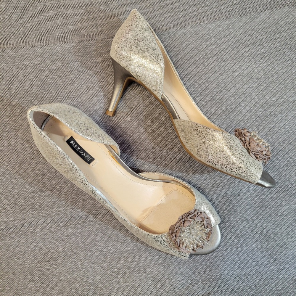 Alex Marie Womens 10M Silver Metallic D'Orsay Peep Toe Rosette Beaded Heels